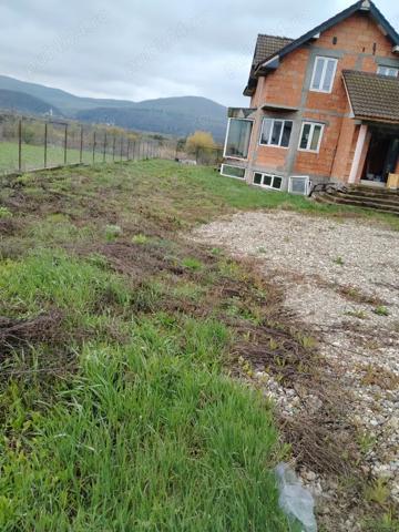 Bistrita_Vanzare_Casa_3_camere_9c5d663b-d1d2-49d5-9b8d-cd3586d3786e.jpg