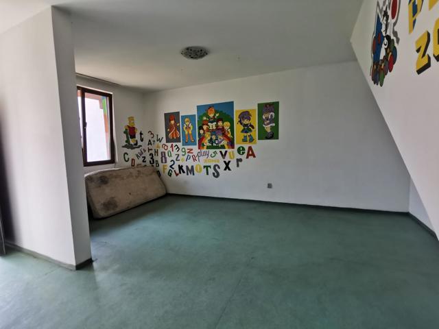 Bucuresti_Vanzare_Casa_4_camere_3e8a419b-b624-457a-a817-fe816c91f3d0.jpg